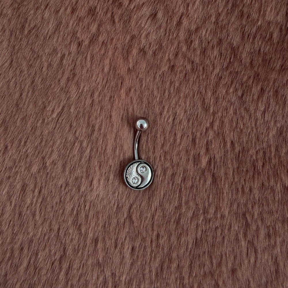🖤yin n yang belly ring🤍